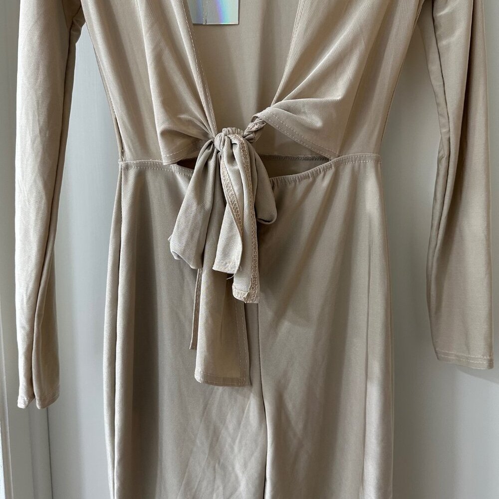 NWT Missguided Beige Stretch Long-Sleeve Unitard with Tie Front, Size 4 - Picture 2 of 6